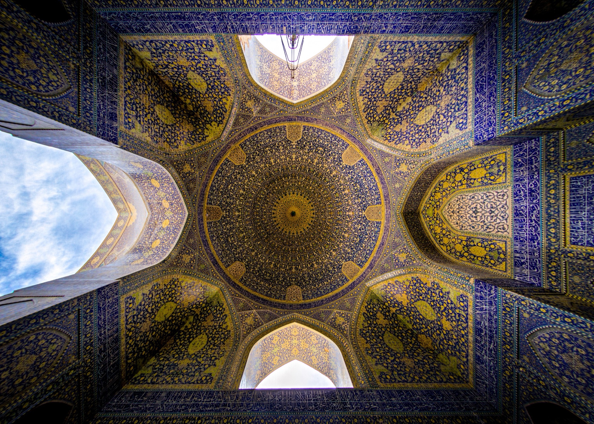 Shah (Imam) Mosque, domed chamber, landscape (sky left)