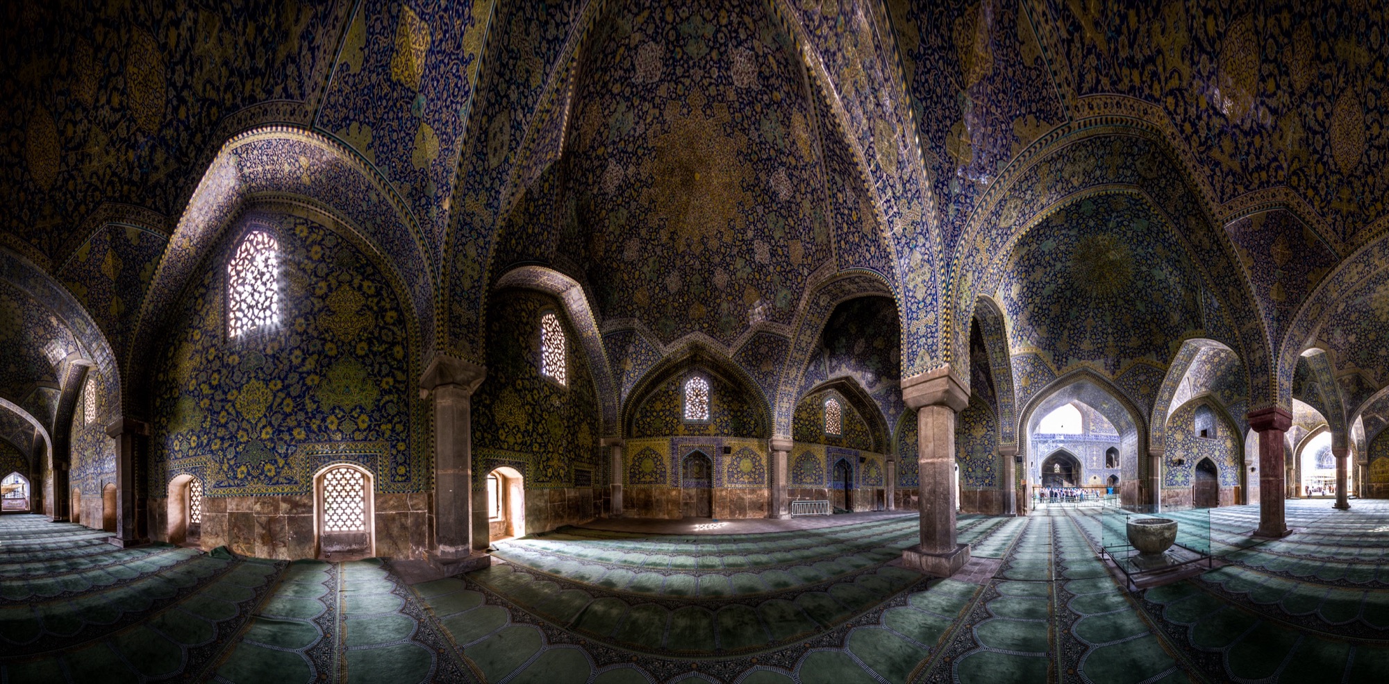 Shah (Imam) Mosque, prayer-hall panorama, 3000 px