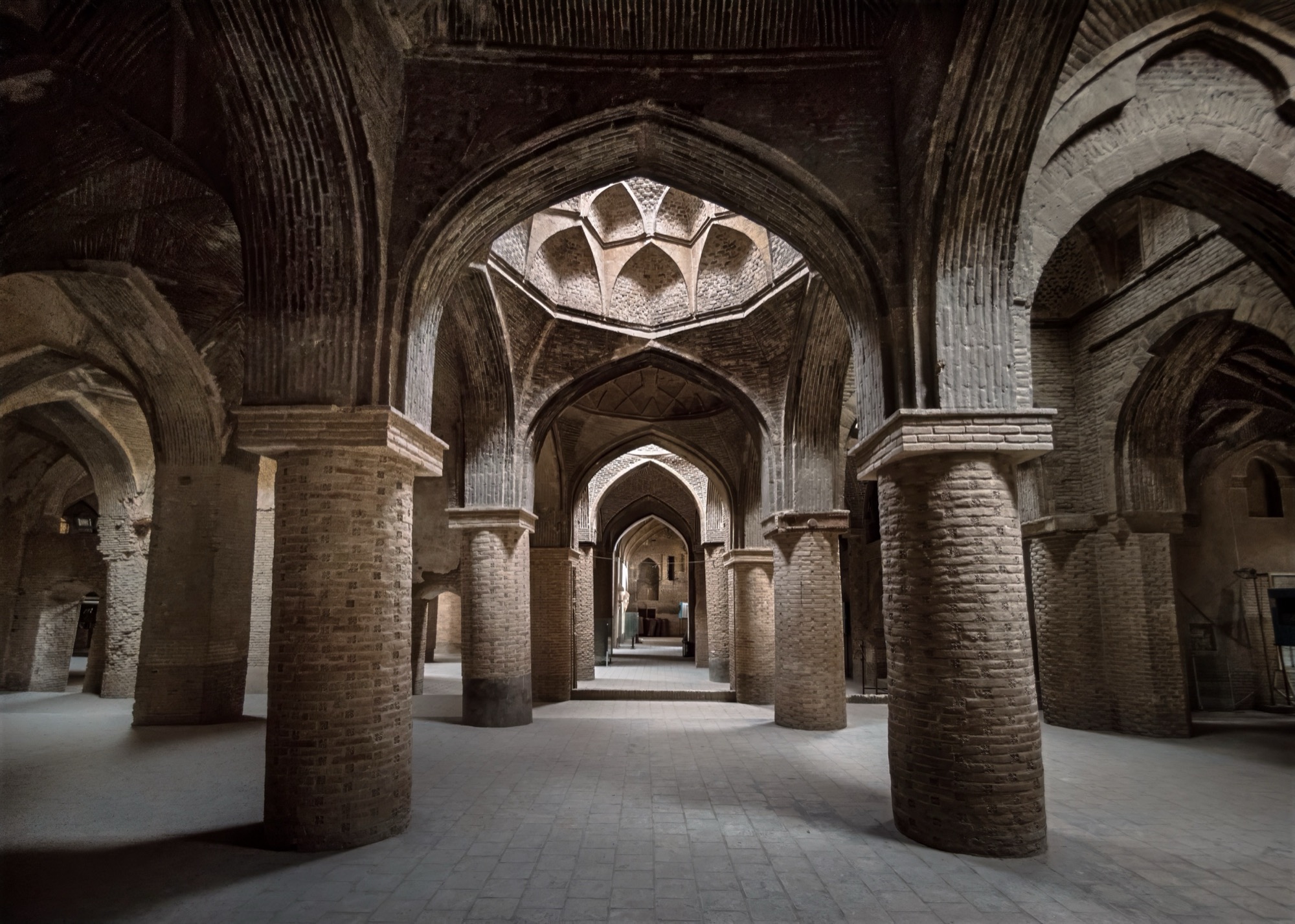 Jameh Mosque of Isfahan, brick hypostyle (probable)