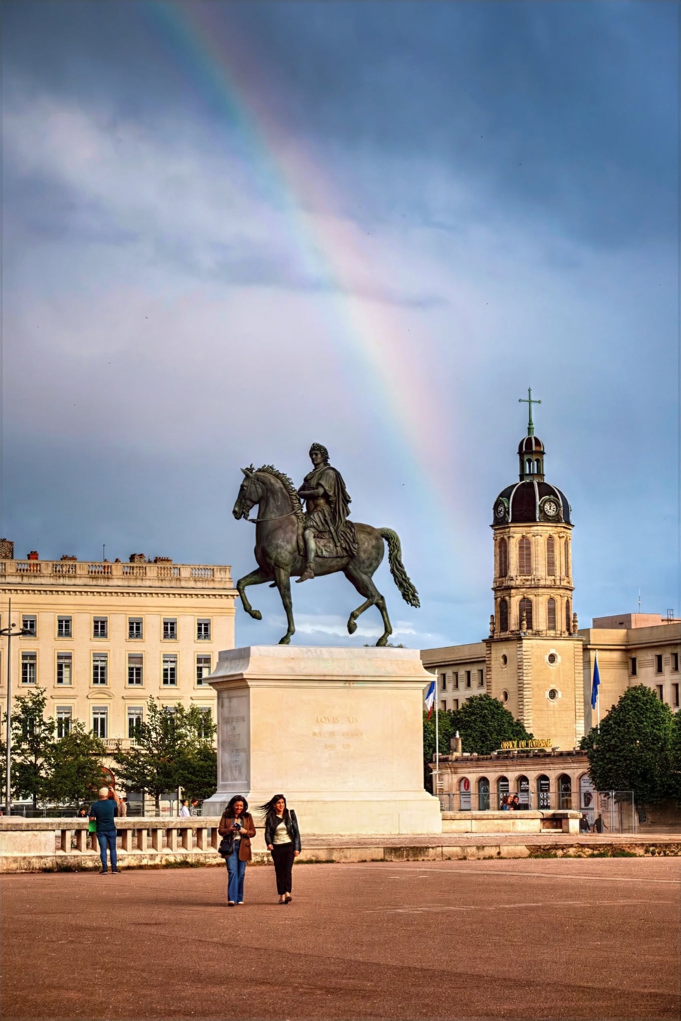 Statue équestre de Louis XIV, Place Bellecour, with rainbow